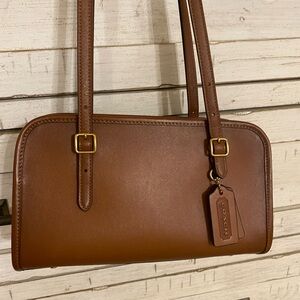 Coach swing zip in Saddle